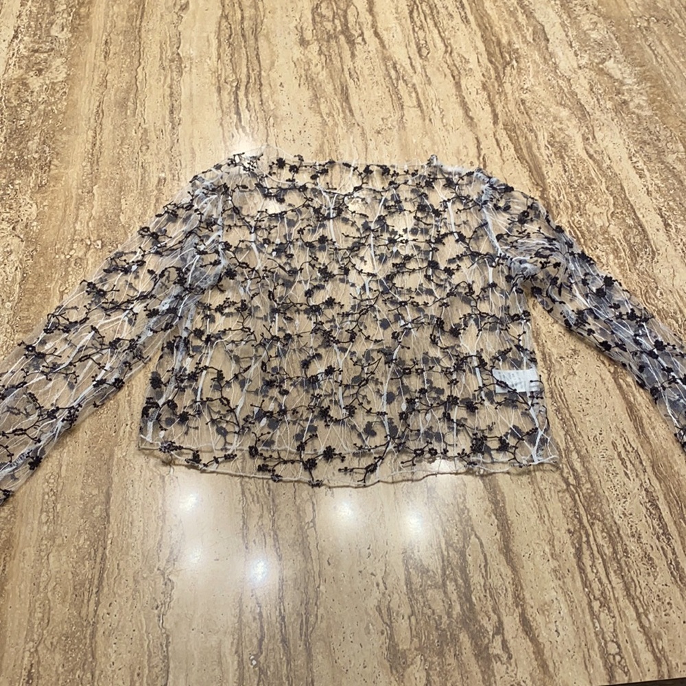 Lace long sleeve short shirt. From vanilla sky.